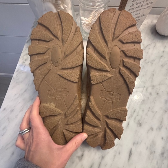 Ugg slippers - great condition - Picture 2 of 3